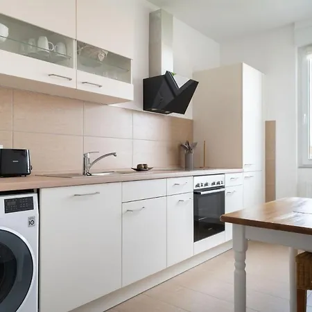 Beautiful In Town Centre Apartment Landstuhl