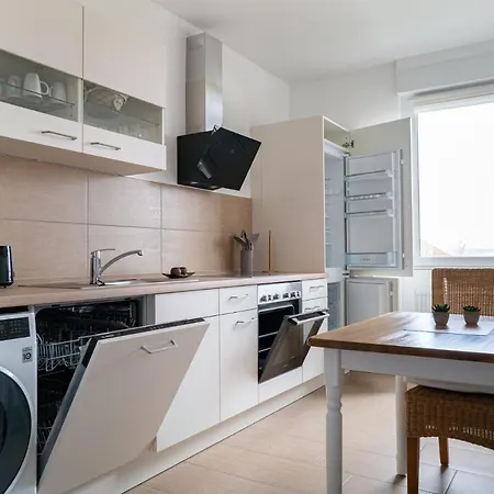 Apartment Beautiful In Town Centre