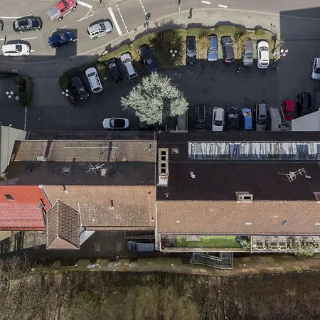 Beautiful In Town Centre Apartment *